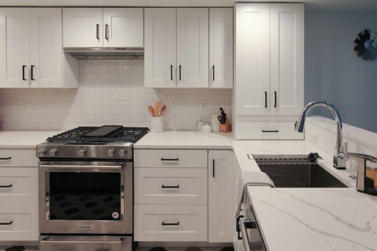 What Color Countertops Go With White Cabinets